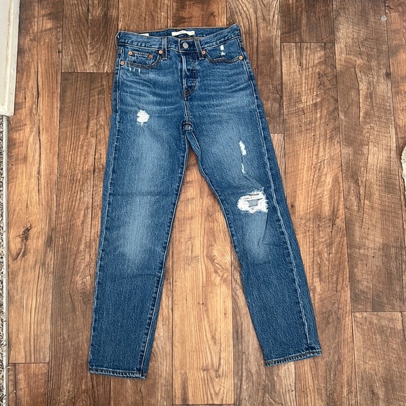 Levi’s Wedgie Straight Jeans - Picture 2 of 12